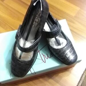 LIFE STRIDE MARY JANE WEDGE SHOES 8 1/2M